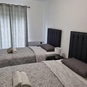 Modern Good Distance From City And Airport 4people Apartment